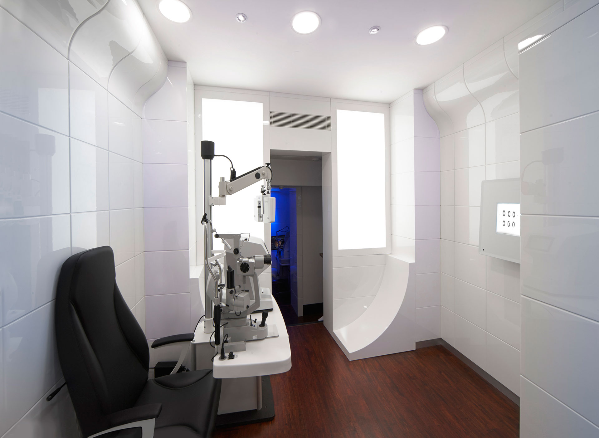 Tom Davies Vision Clinic in Knightsbridge