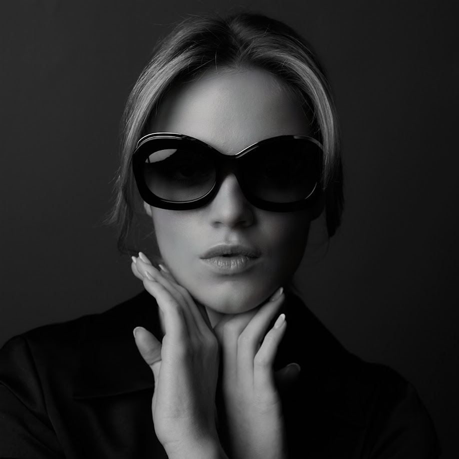 Optical frames and sunglasses to suit every face shape and style. Handmade in London, tailored to you