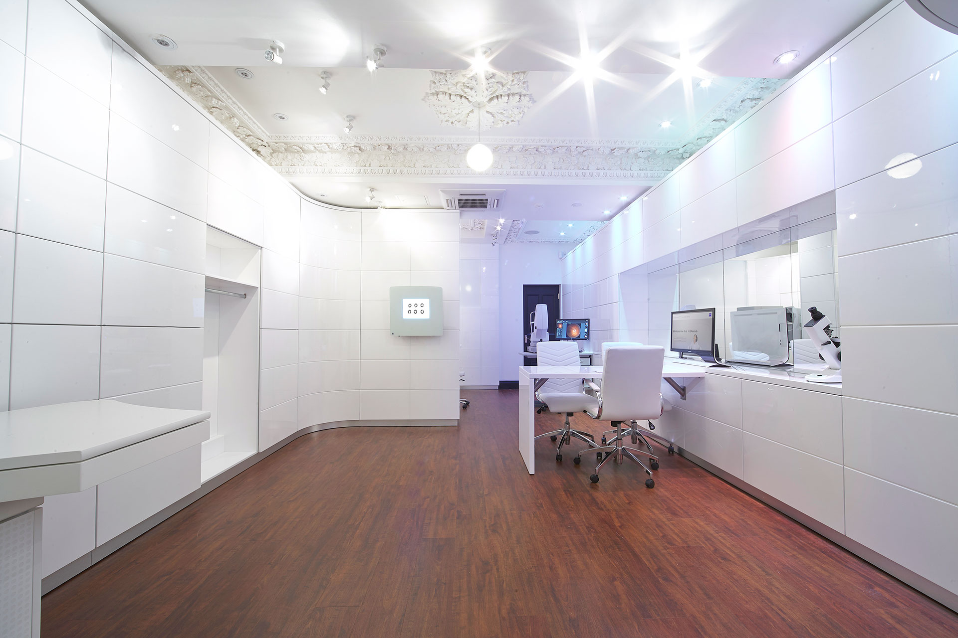 Diagnostic equipment by ZEISS in Tom Davies Vision Clinic in Sloane Square