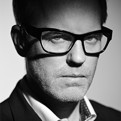 Tom Davies is a British bespoke eyewear designer based in West London, where all his glasses are handmade. Renowned for his growing Hollywood film repertoire.de.